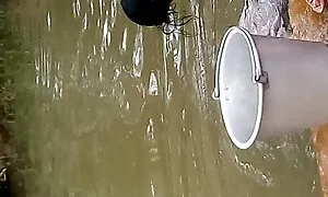 শ্যামাঙ্গিণী ব্লজব কামে দিশাহারা মহিলার স্বামী ও চুদাচুদী ভিডিও স্ত্রী