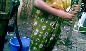 অসতিপতি বড় ছুদা চুদী সুন্দরী মহিলা