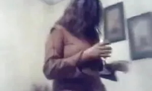 বড় সুন্দরী বংলা চুদা চুদী মহিলা