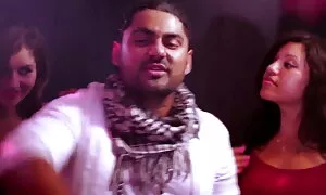একটি মহিলার গুলিবর্ষণ এবং বাংলা চুদাচুদী টয়লেট একটি লুকানো ক্যামেরা সম্পর্কে জানি না